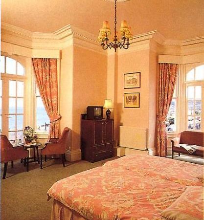لاندودنو Ambassador Hotel الغرفة الصورة